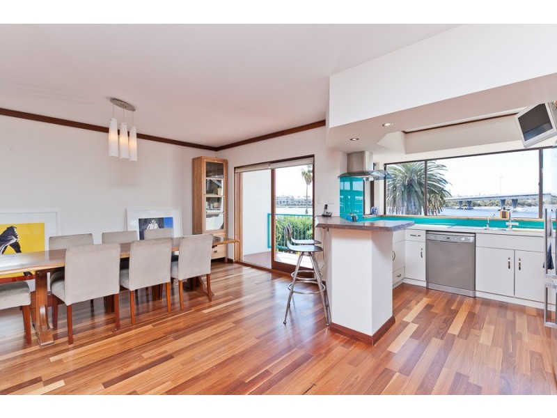 13 Riverside Road, East Fremantle WA 6158