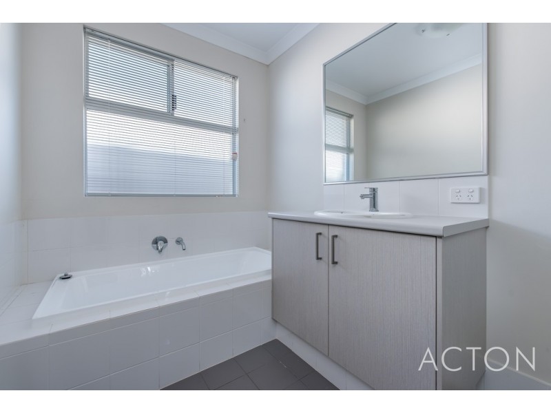 13 Amsterdam Crescent, Alkimos WA 6038