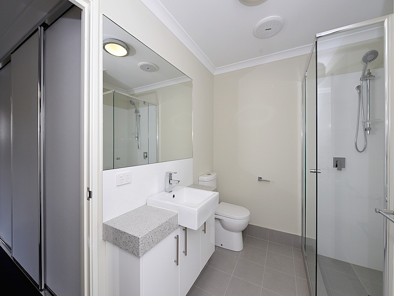 1/10 Pearl Road, Cloverdale WA 6105