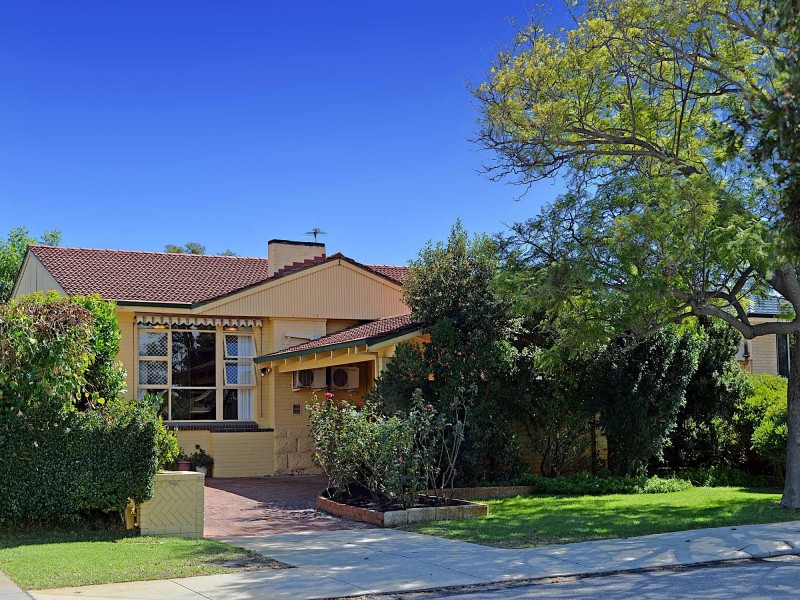 35 Woodlands Street, Woodlands WA 6018