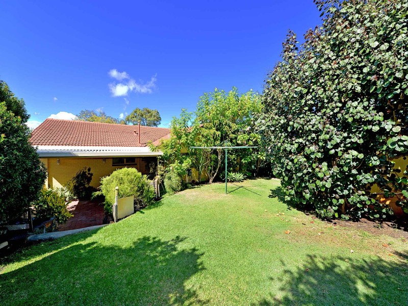 35 Woodlands Street, Woodlands WA 6018