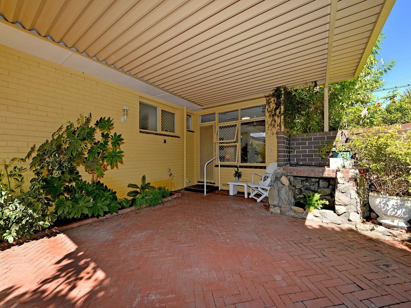 35 Woodlands Street, Woodlands WA 6018