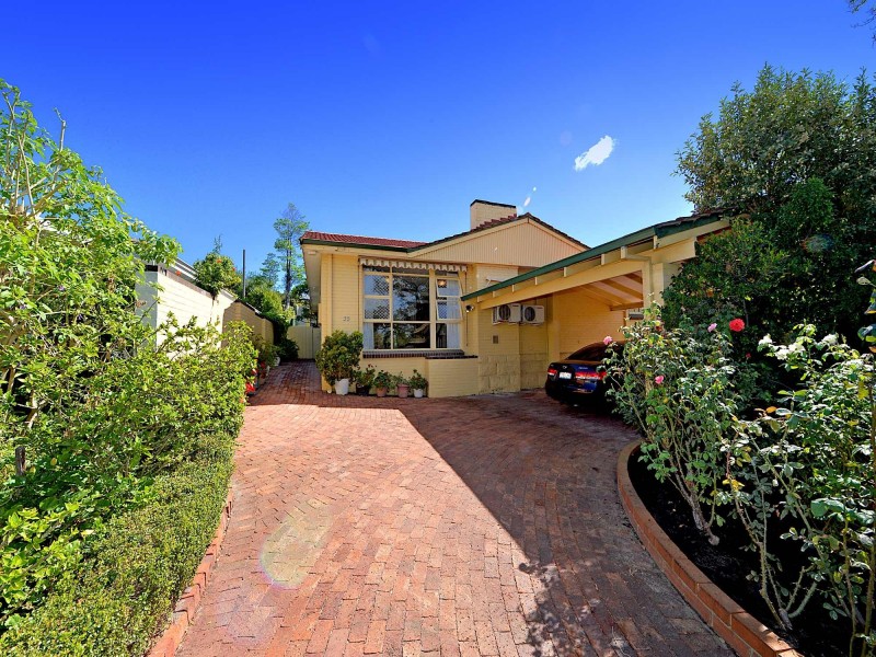 35 Woodlands Street, Woodlands WA 6018