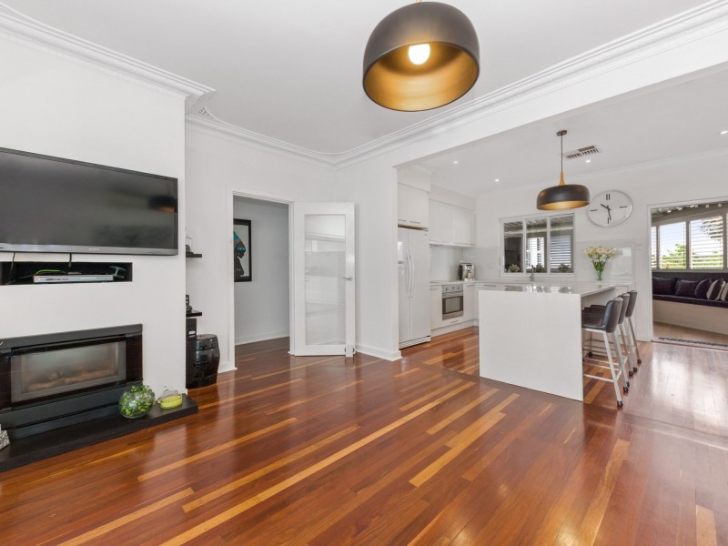 34 Sergeant Road, Melville WA 6156