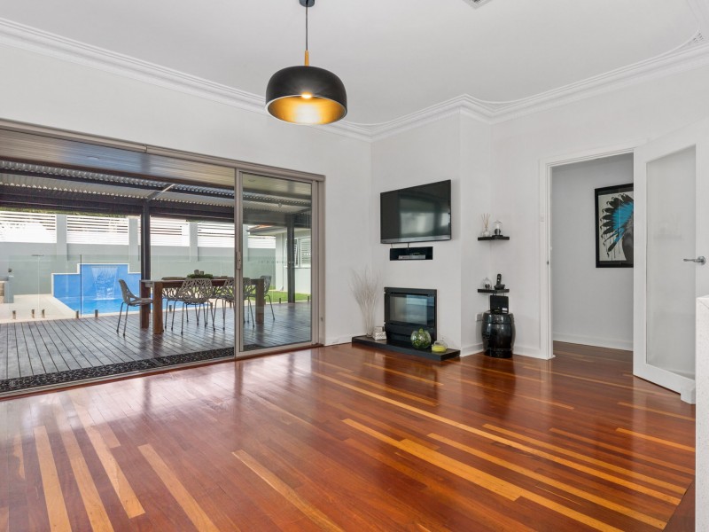 34 Sergeant Road, Melville WA 6156