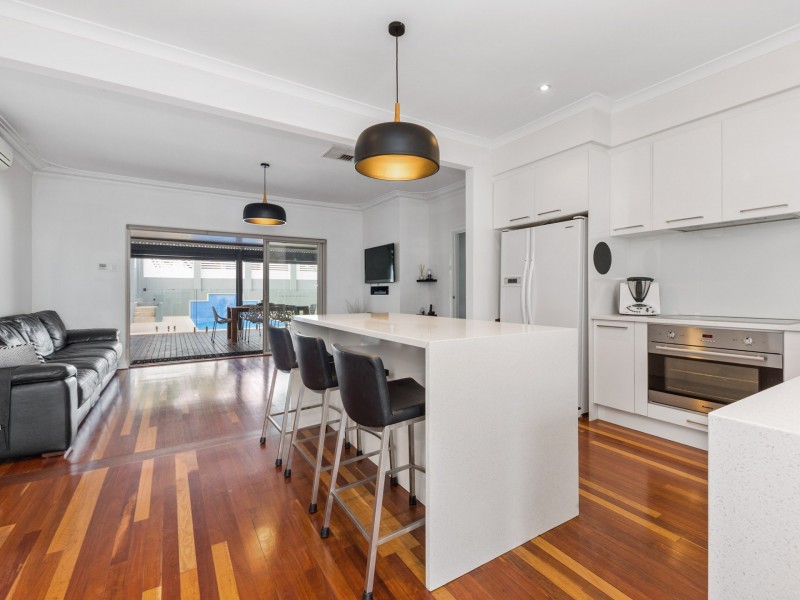 34 Sergeant Road, Melville WA 6156