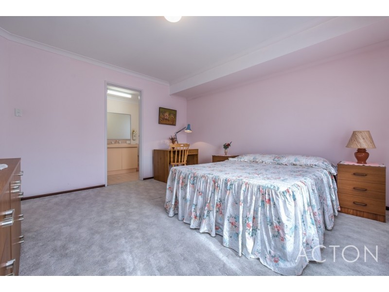 34 Wimbledon Drive, Kingsley WA 6026