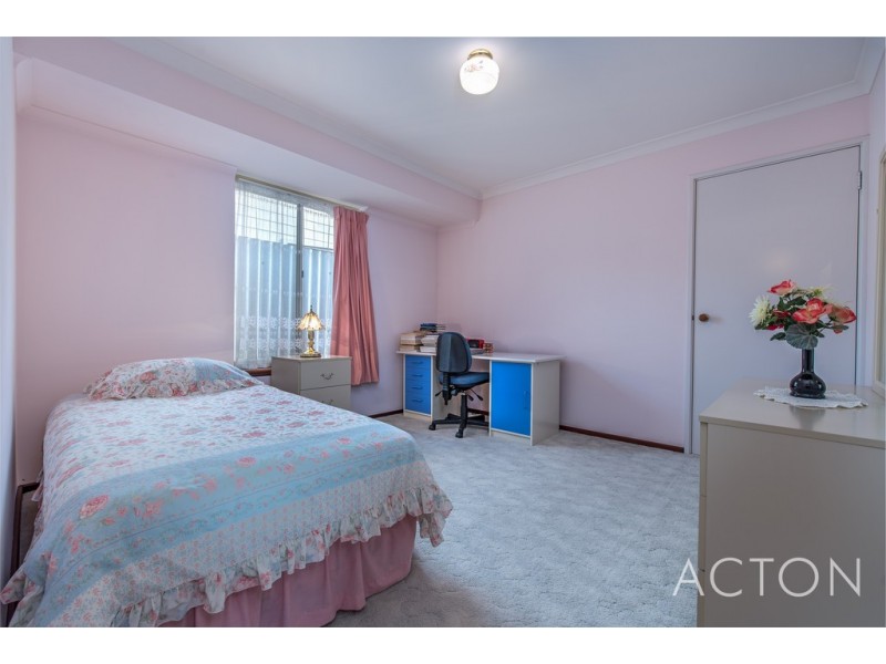 34 Wimbledon Drive, Kingsley WA 6026