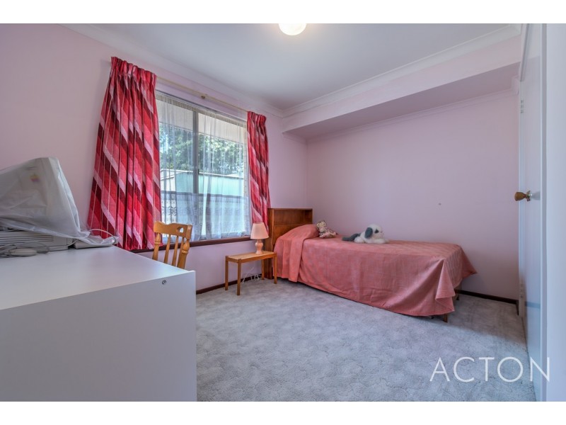 34 Wimbledon Drive, Kingsley WA 6026