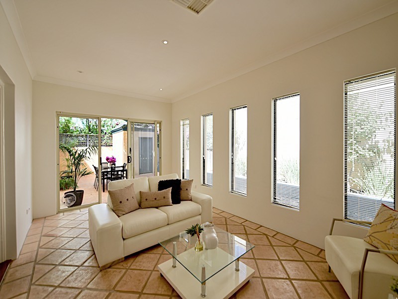 125 Cobb Street, Wembley Downs WA 6019
