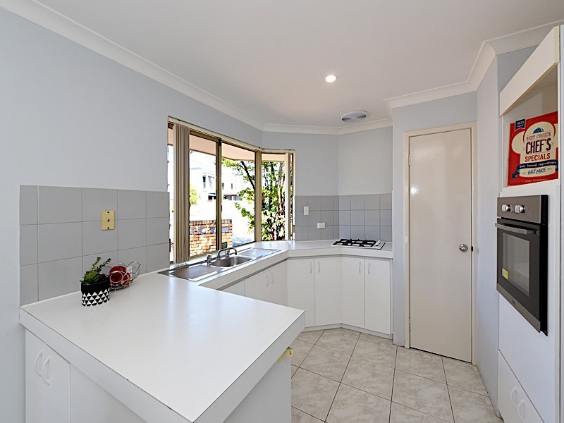 1/44 Albemarle Street, Doubleview WA 6018