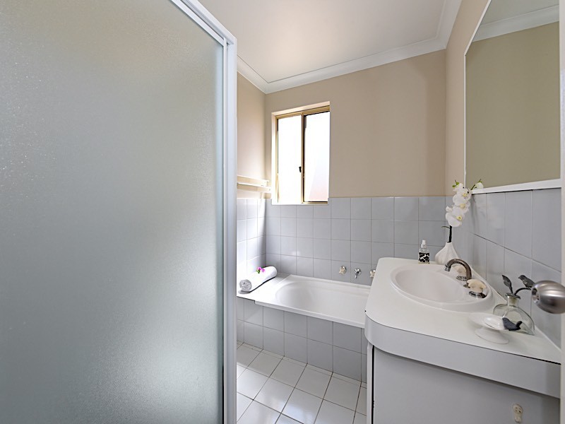 1/44 Albemarle Street, Doubleview WA 6018