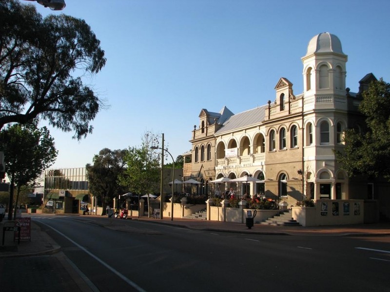 120-122 Oats Street, Carlisle WA 6101
