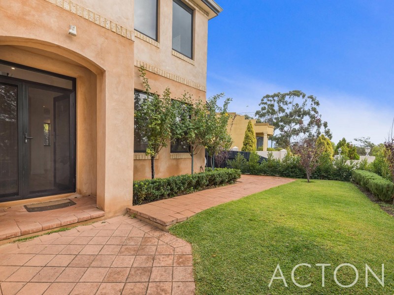 6 Stockdale Crescent, Wembley Downs WA 6019