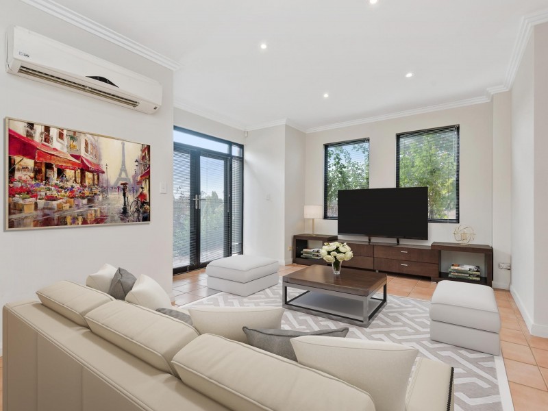 6 Stockdale Crescent, Wembley Downs WA 6019