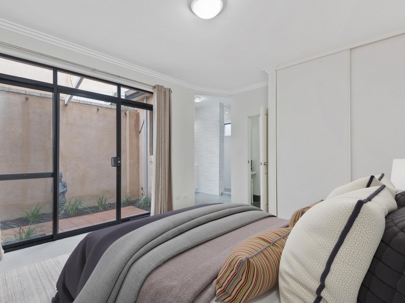 6 Stockdale Crescent, Wembley Downs WA 6019