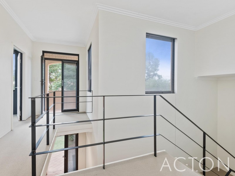 6 Stockdale Crescent, Wembley Downs WA 6019