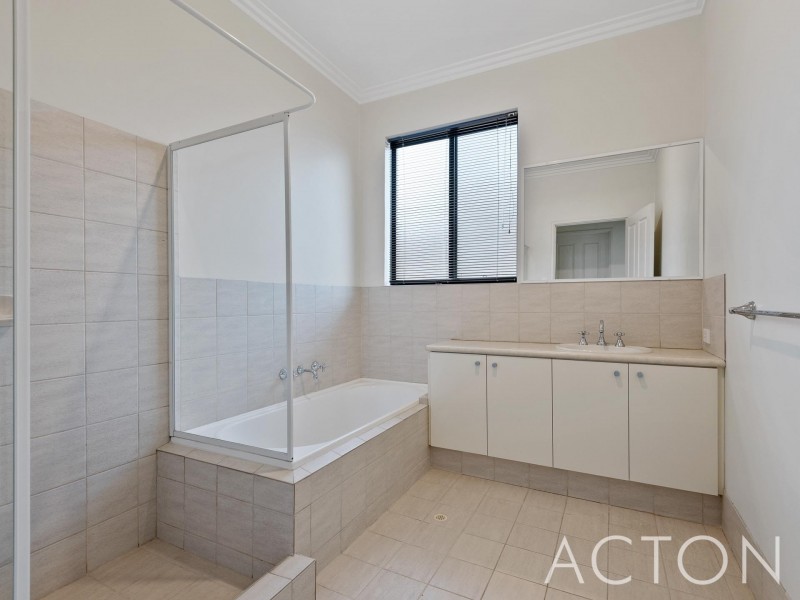 6 Stockdale Crescent, Wembley Downs WA 6019