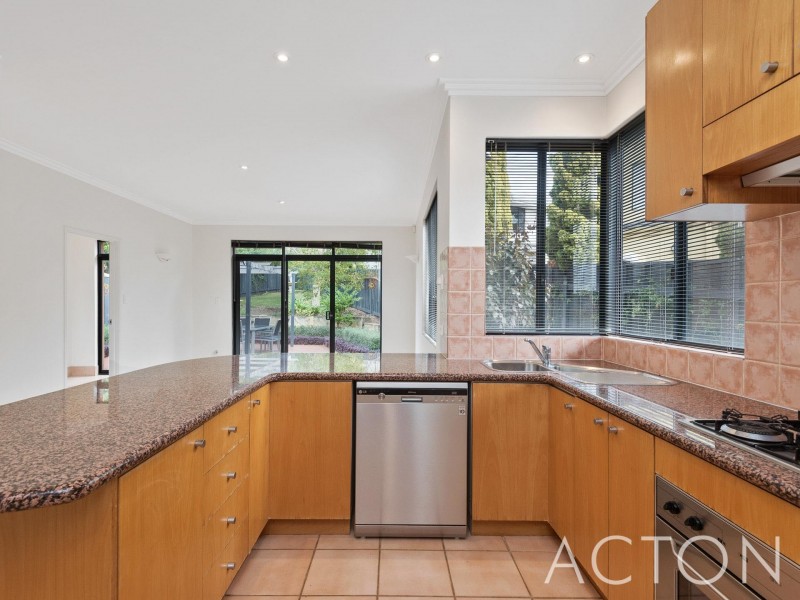 6 Stockdale Crescent, Wembley Downs WA 6019