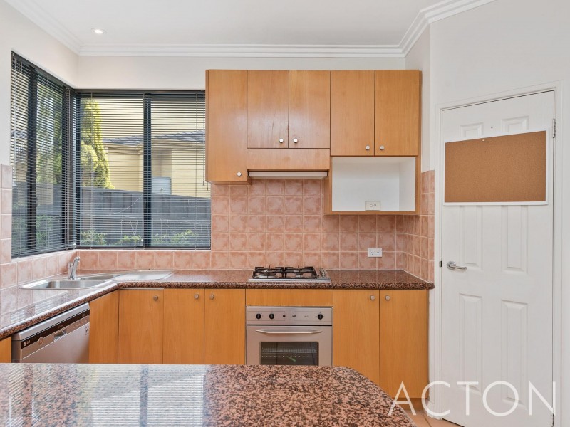 6 Stockdale Crescent, Wembley Downs WA 6019
