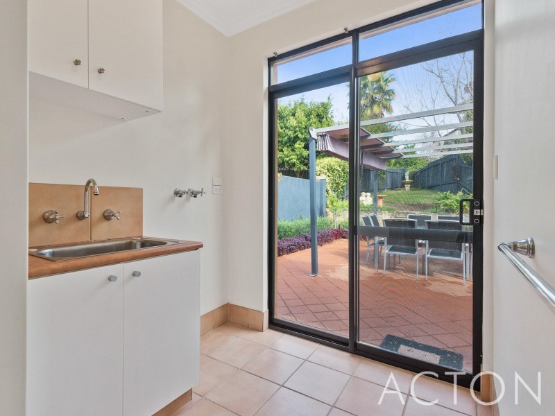 6 Stockdale Crescent, Wembley Downs WA 6019