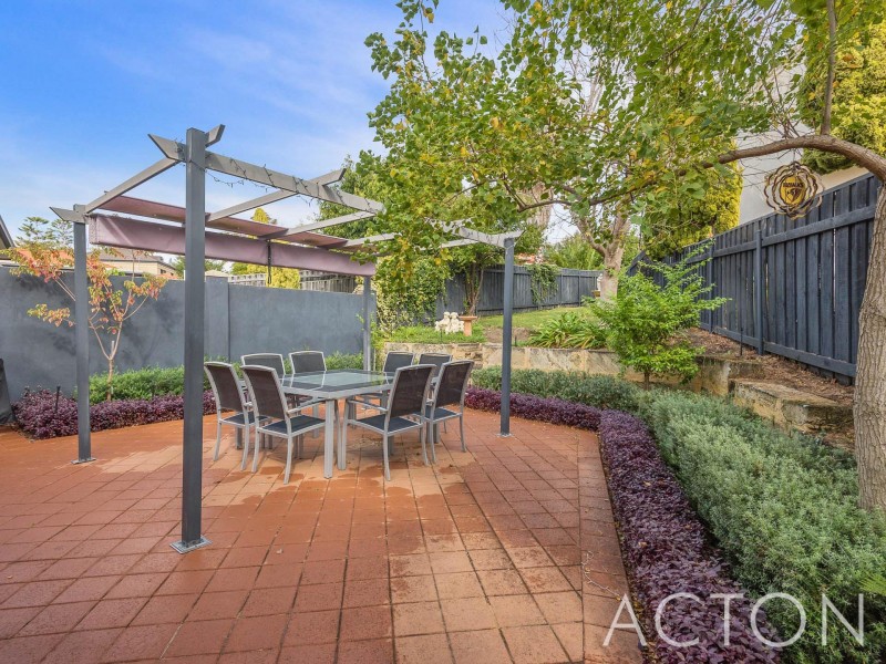 6 Stockdale Crescent, Wembley Downs WA 6019