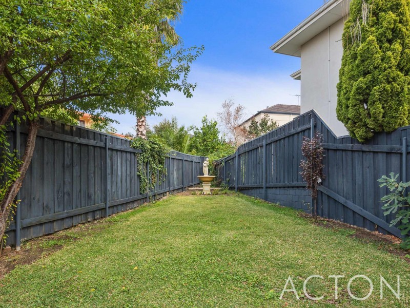 6 Stockdale Crescent, Wembley Downs WA 6019