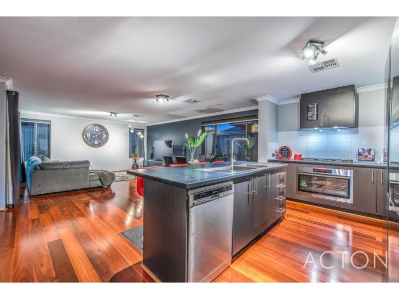 8 Crowned Way, Alkimos WA 6038