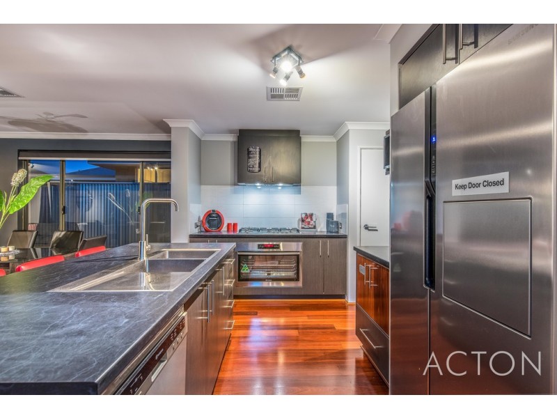 8 Crowned Way, Alkimos WA 6038