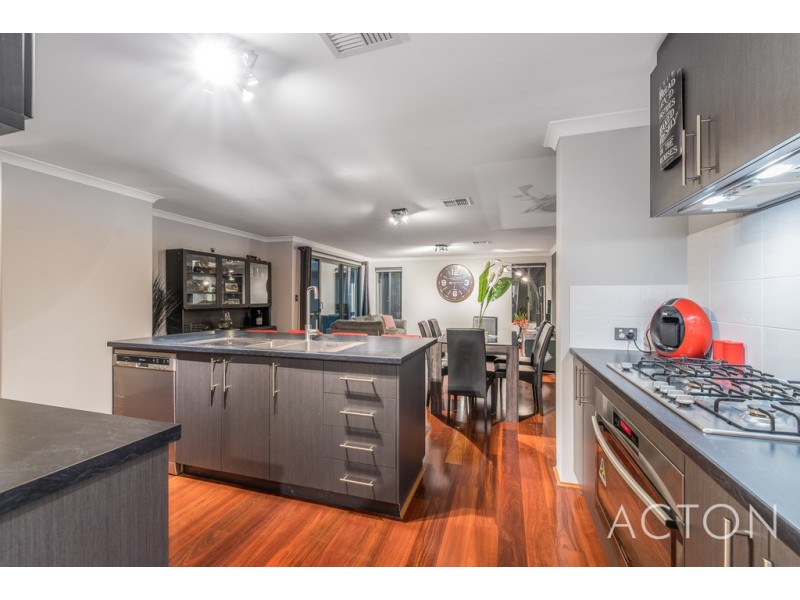8 Crowned Way, Alkimos WA 6038