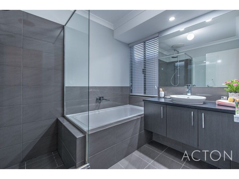 8 Crowned Way, Alkimos WA 6038