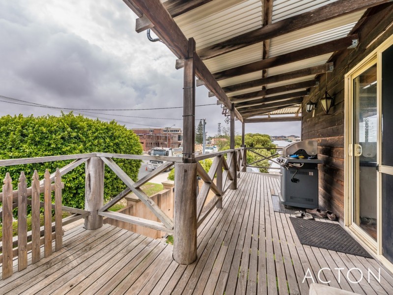 44 Mindarie Drive, Quinns Rocks WA 6030