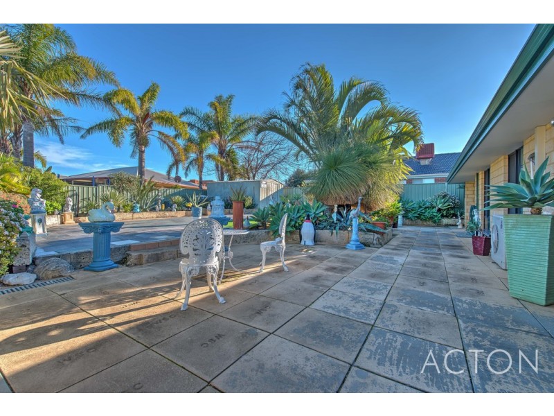 43 Dalvik Avenue, Merriwa WA 6030