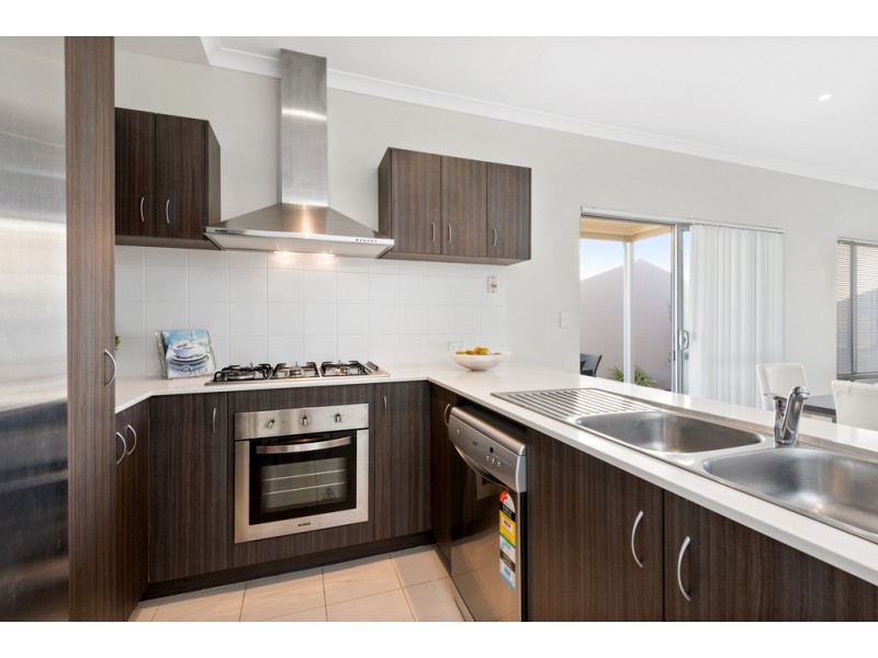 52 RANDSTONE PARADE, Butler WA 6036