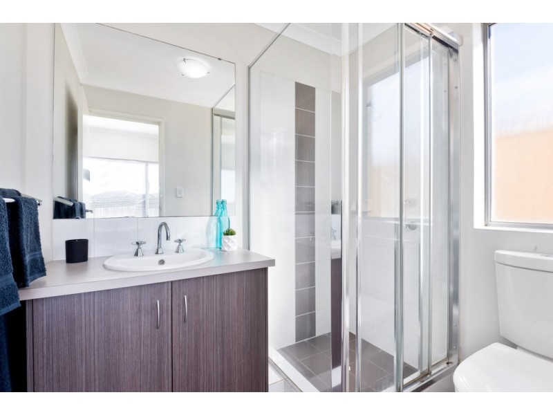 52 RANDSTONE PARADE, Butler WA 6036