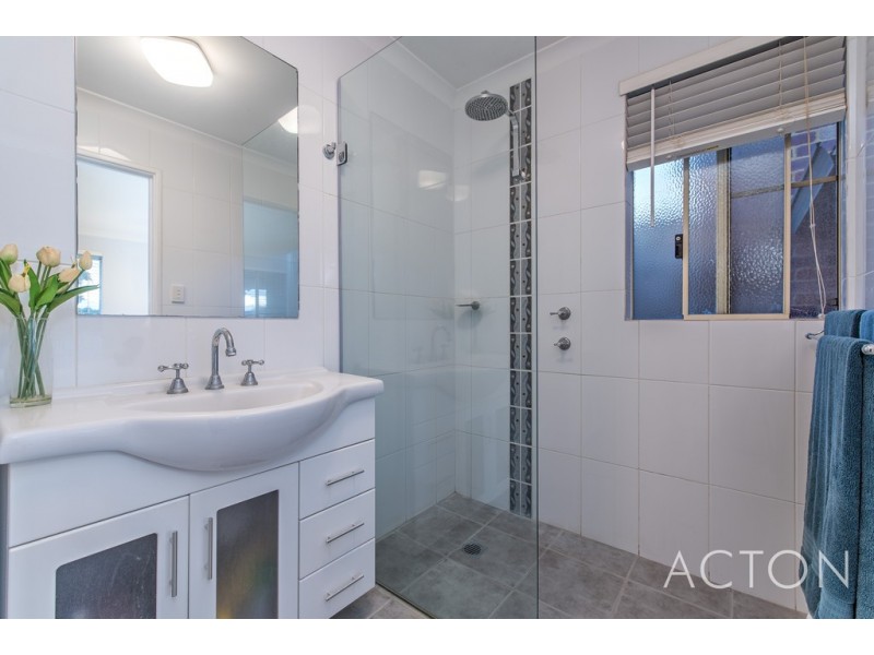 40 ABBEVILLE CIRCLE, Mindarie WA 6030