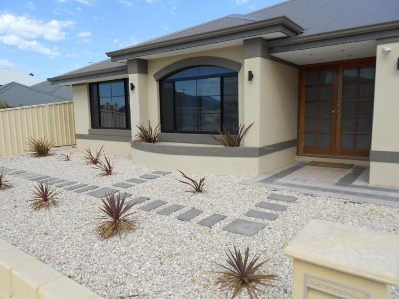 8 Trumpeter Parade, Yanchep WA 6035