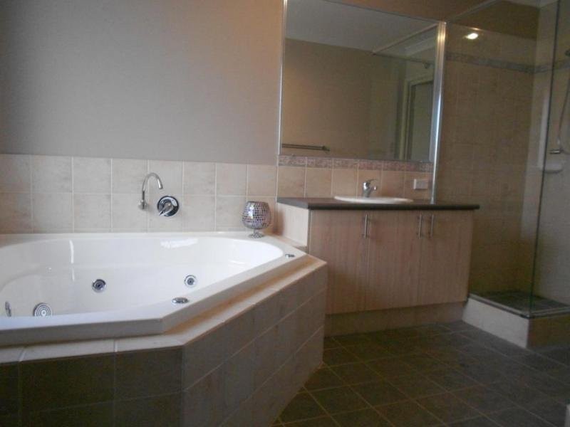 8 Trumpeter Parade, Yanchep WA 6035