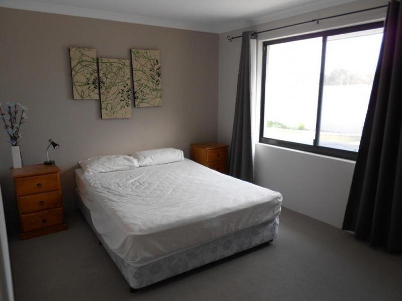 8 Trumpeter Parade, Yanchep WA 6035