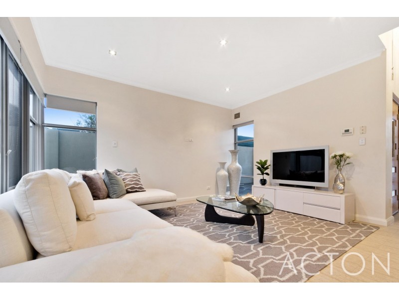 14A Broadbeach Boulevard, Hillarys WA 6025