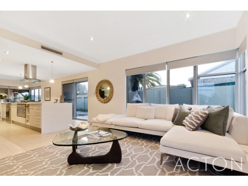 14A Broadbeach Boulevard, Hillarys WA 6025