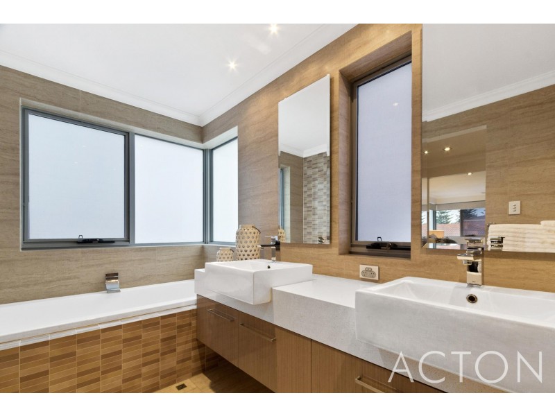 14A Broadbeach Boulevard, Hillarys WA 6025