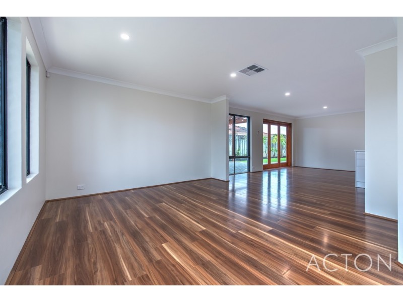 61 Lithgow Drive, Clarkson WA 6030