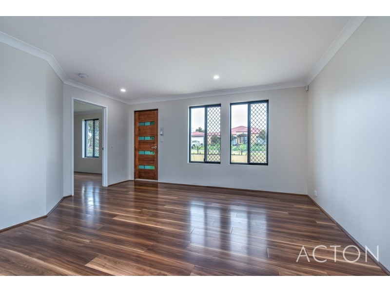 61 Lithgow Drive, Clarkson WA 6030