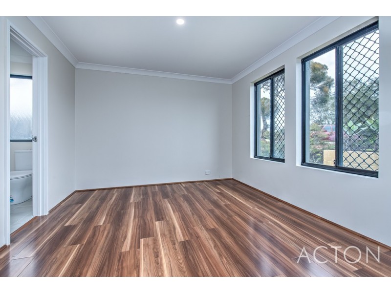 61 Lithgow Drive, Clarkson WA 6030