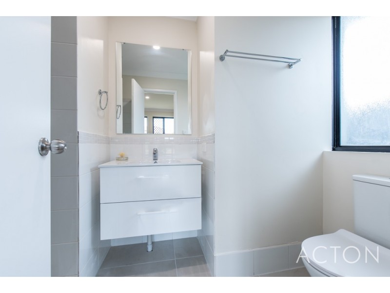 61 Lithgow Drive, Clarkson WA 6030