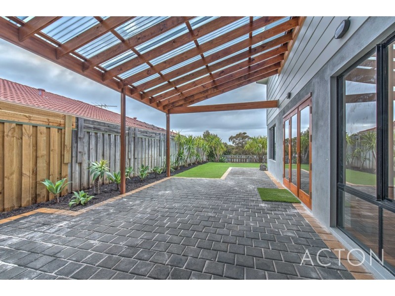 61 Lithgow Drive, Clarkson WA 6030