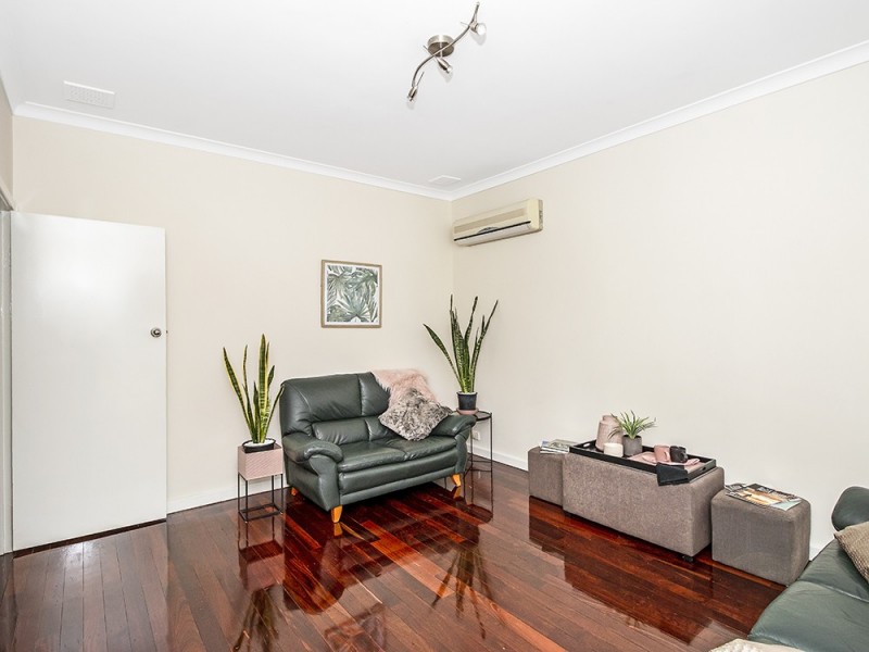 24 Kenwick Way, Balga WA 6061