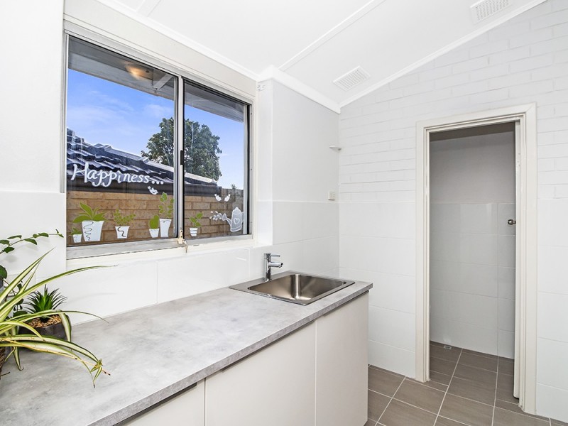 24 Kenwick Way, Balga WA 6061