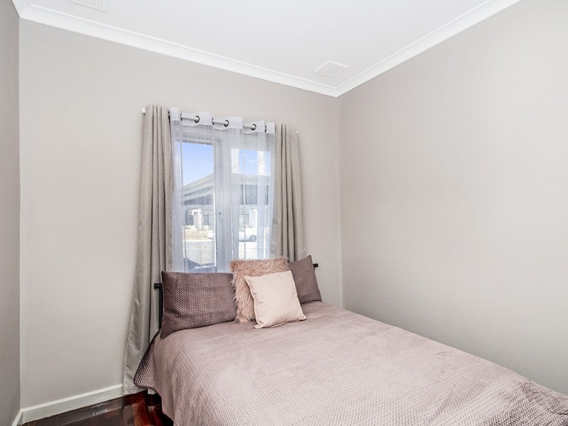 24 Kenwick Way, Balga WA 6061